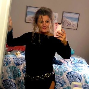 Hotttt new clothes in candys bedroom closet 💕